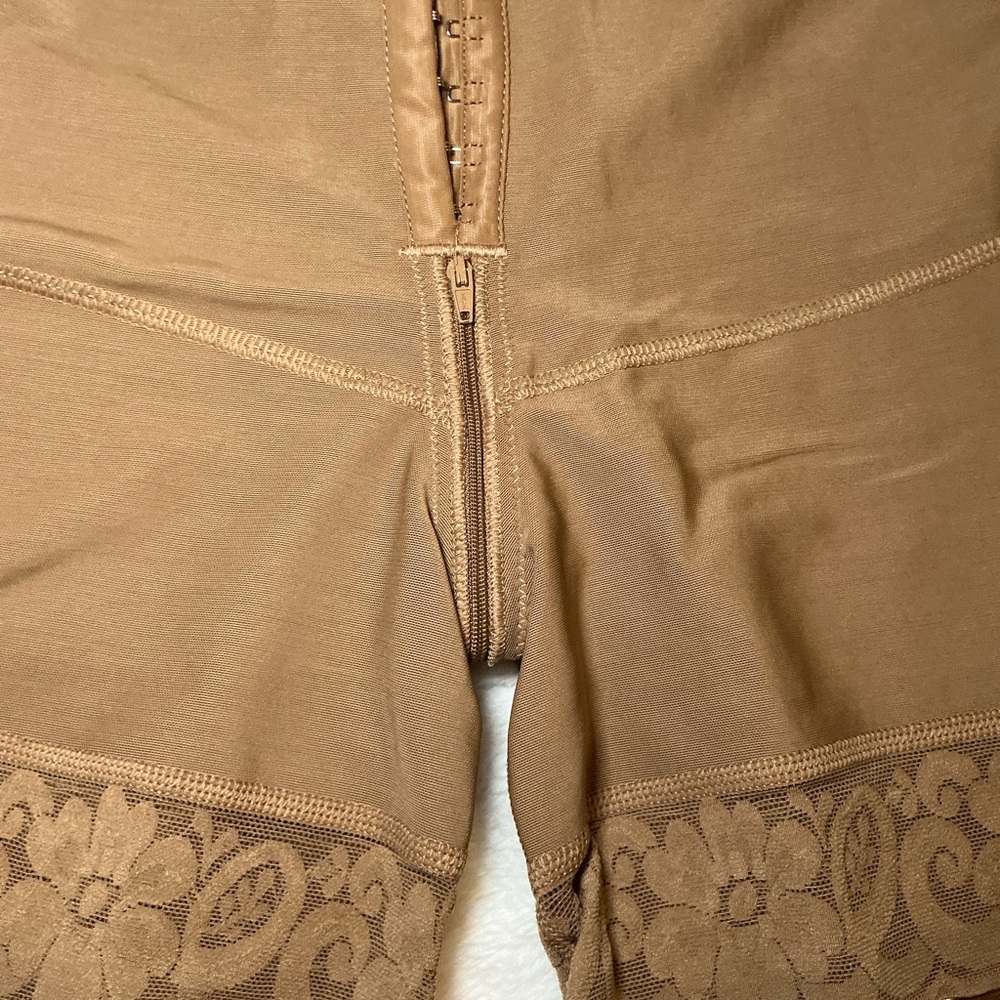 Colombian faja High-Waist Brown Shaping Shorts with Lace Trim - Picture 3 of 8